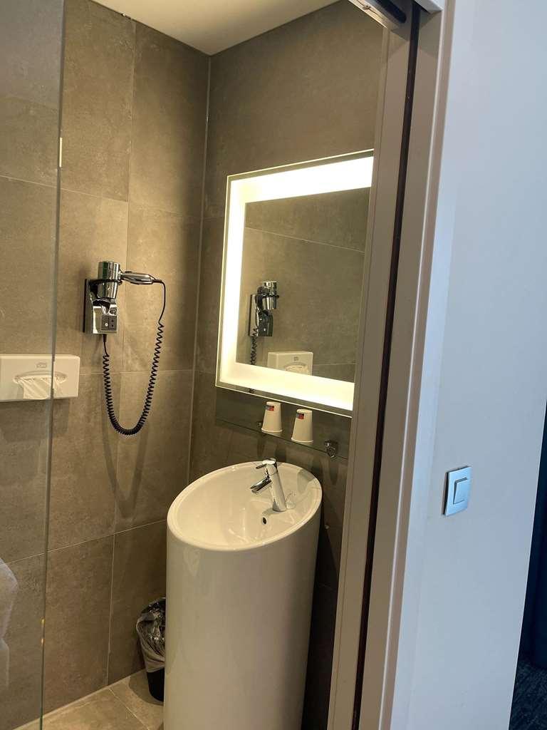 Ibis Styles Nivelles Exterior foto