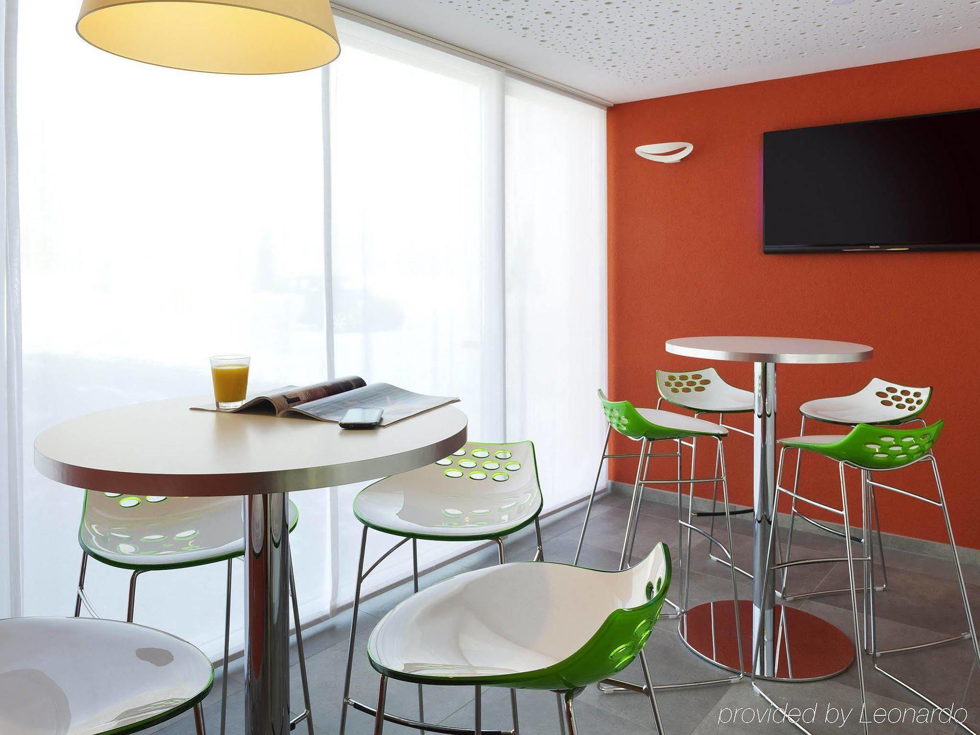 Ibis Styles Nivelles Exterior foto