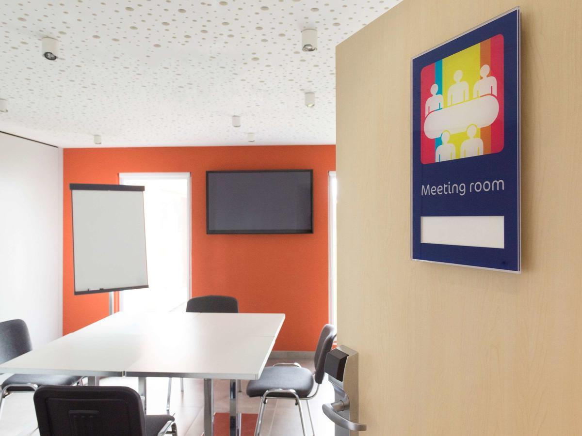 Ibis Styles Nivelles Exterior foto