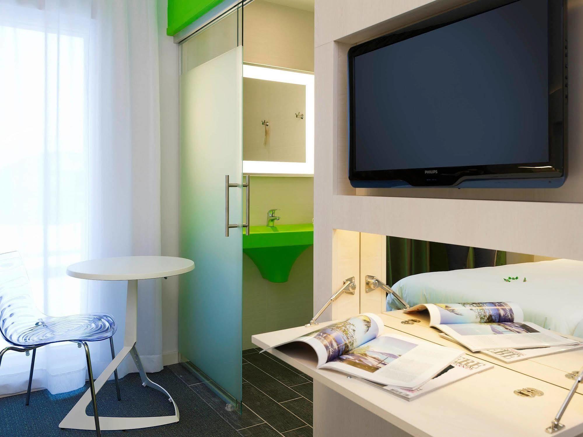 Ibis Styles Nivelles Exterior foto
