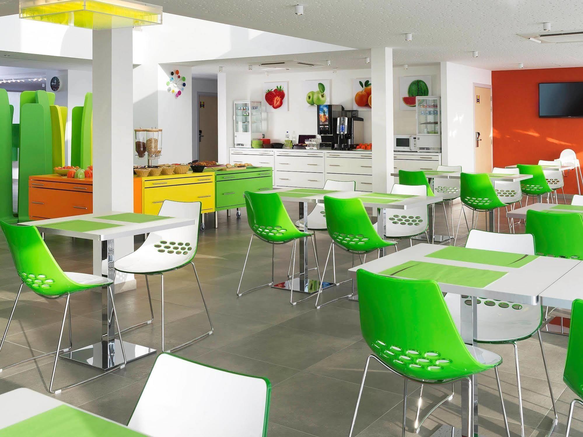 Ibis Styles Nivelles Exterior foto